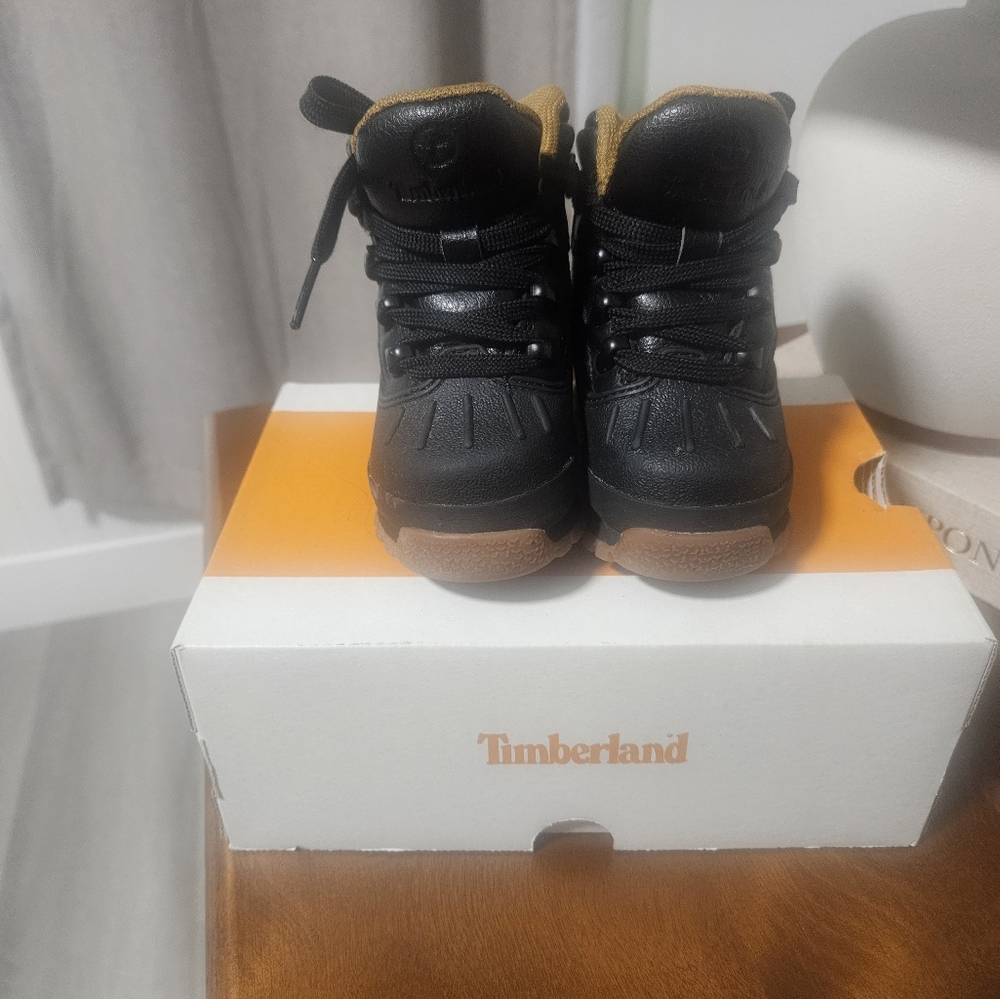 Timberland Black and Tan Boots Rugged Design